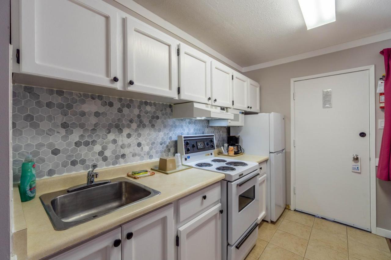 Canada'S Best Value Desert Inn & Suites Cache Creek Εξωτερικό φωτογραφία