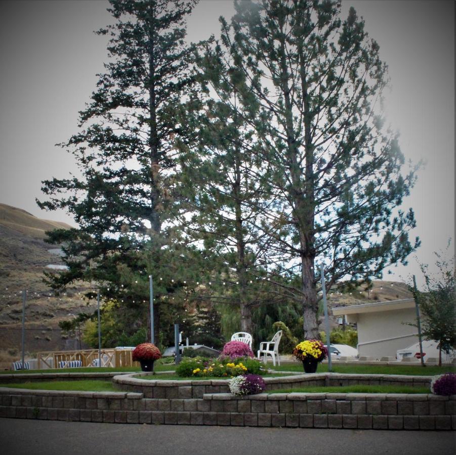 Canada'S Best Value Desert Inn & Suites Cache Creek Εξωτερικό φωτογραφία