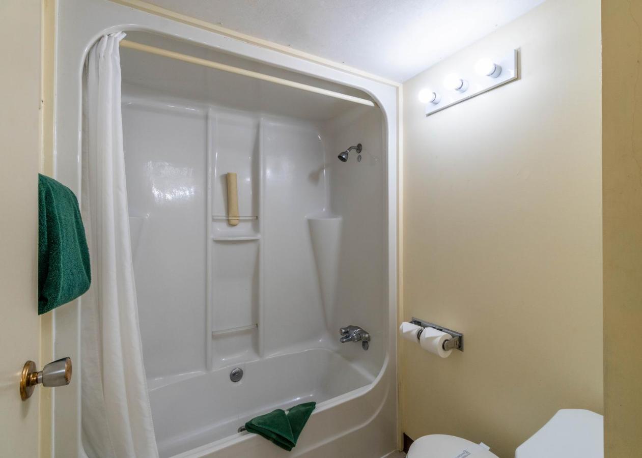 Canada'S Best Value Desert Inn & Suites Cache Creek Εξωτερικό φωτογραφία