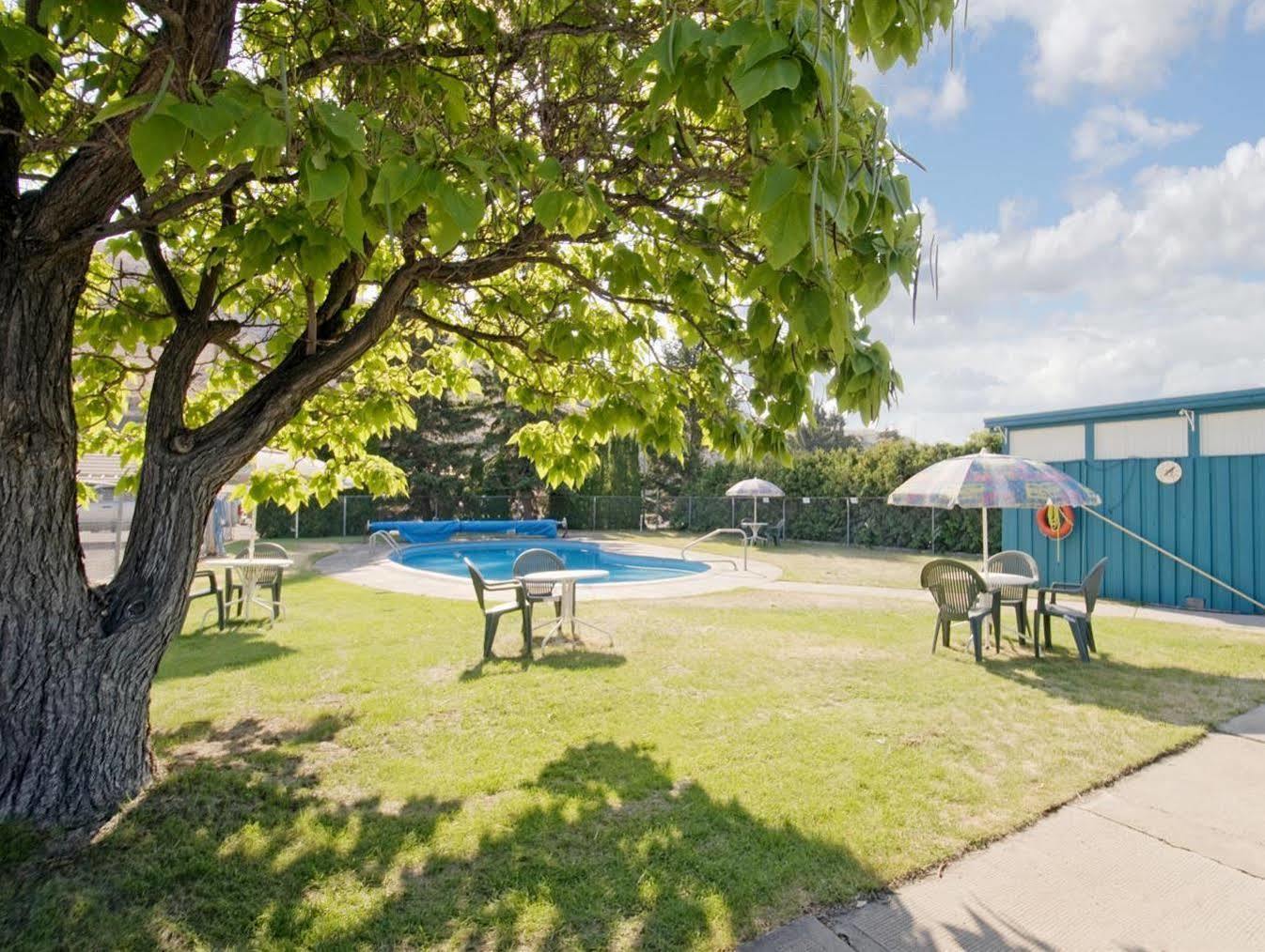 Canada'S Best Value Desert Inn & Suites Cache Creek Εξωτερικό φωτογραφία