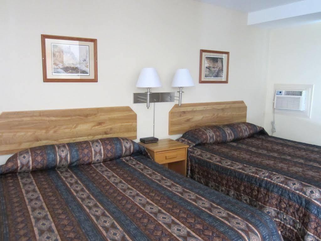 Canada'S Best Value Desert Inn & Suites Cache Creek Εξωτερικό φωτογραφία