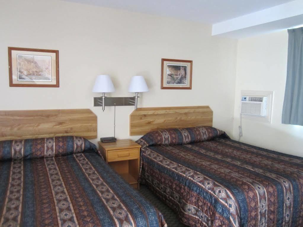 Canada'S Best Value Desert Inn & Suites Cache Creek Εξωτερικό φωτογραφία