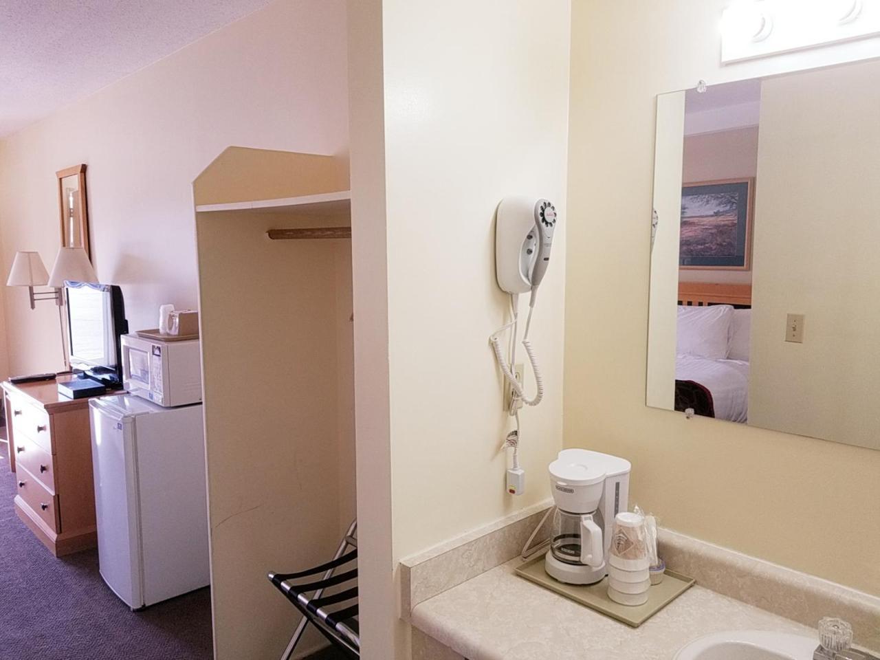 Canada'S Best Value Desert Inn & Suites Cache Creek Εξωτερικό φωτογραφία