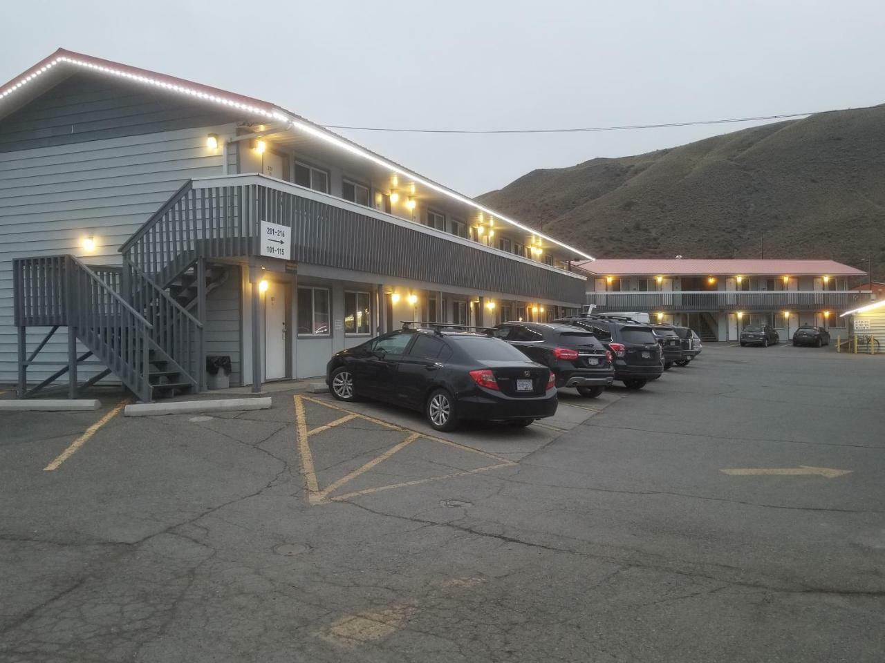 Canada'S Best Value Desert Inn & Suites Cache Creek Εξωτερικό φωτογραφία